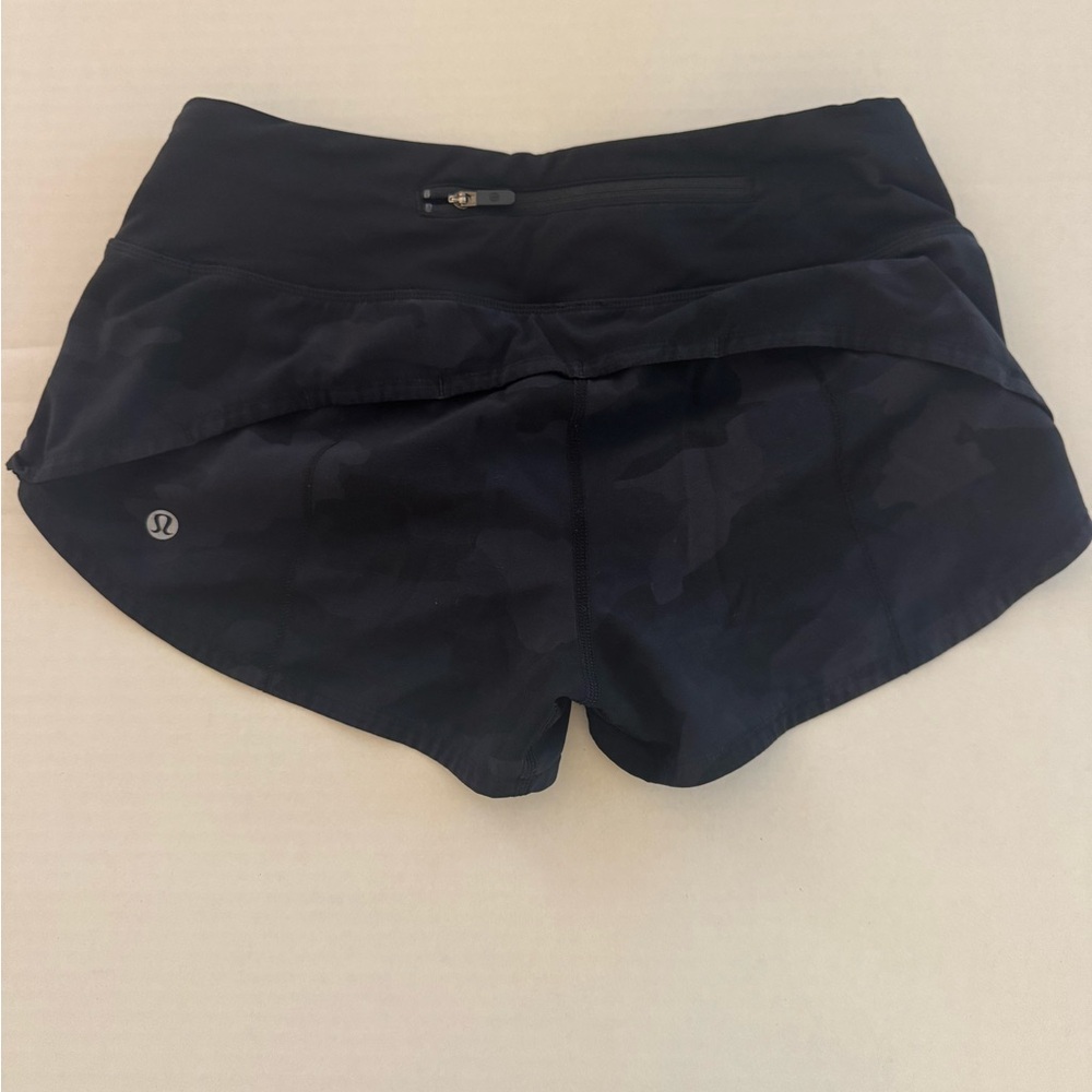 Lululemon Speed-Up Shorts - Black Camo